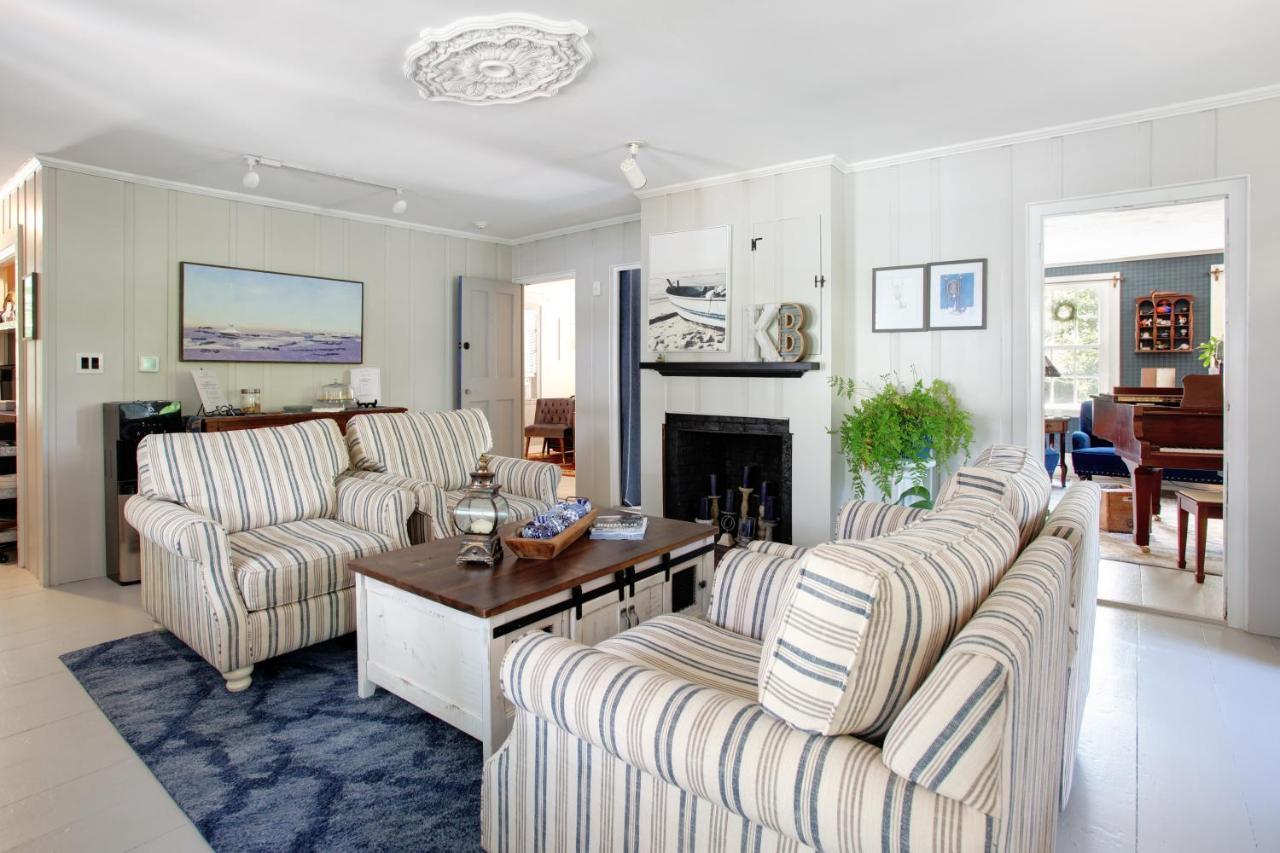 Inn On Main Yarmouth Port エクステリア 写真