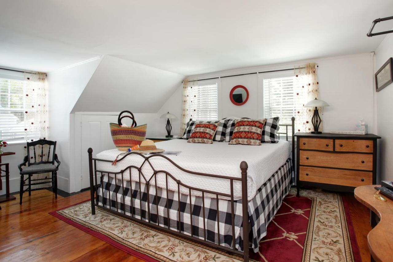 Inn On Main Yarmouth Port エクステリア 写真